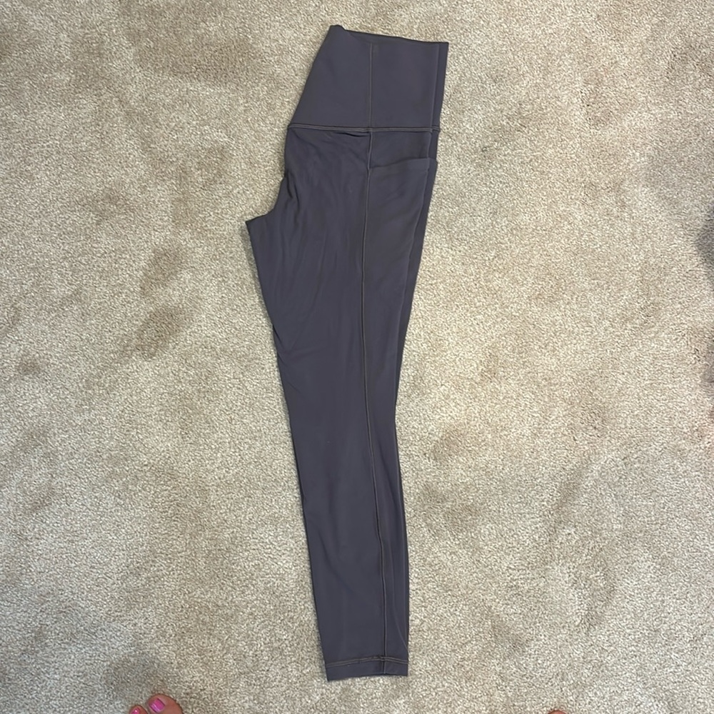 Athleta Salutation Stash 7/8 legging tight